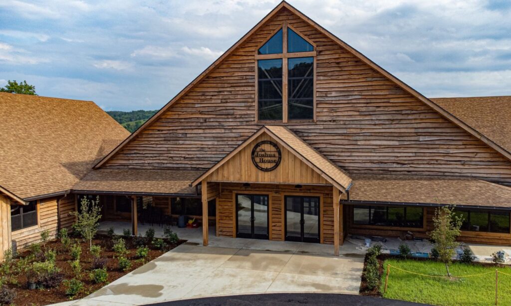 Lingonier Gallery 2 - Diamond View - Vacation Rental House in Ligonier